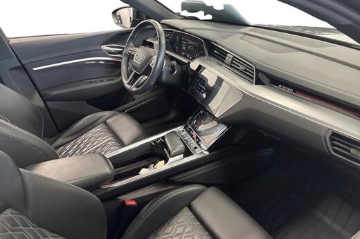 Audi Q8 e-tron vaihtoauto
