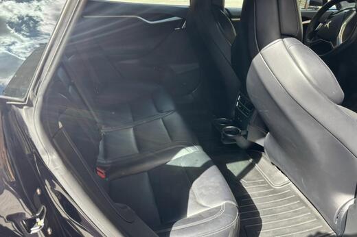 Tesla Model S vaihtoauto