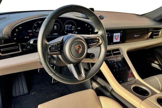 Porsche Taycan vaihtoauto