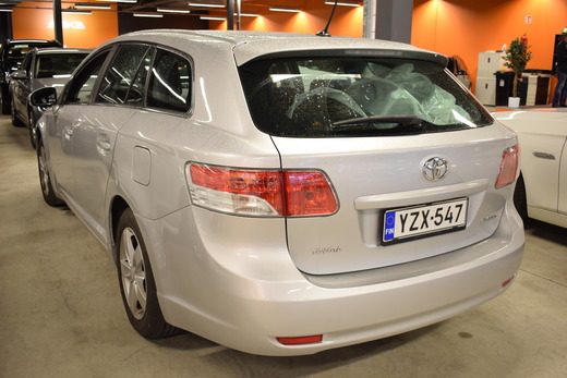 Toyota Avensis vaihtoauto