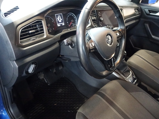 Volkswagen T-Roc vaihtoauto