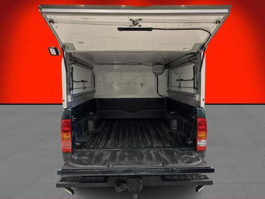 Toyota Hilux vaihtoauto