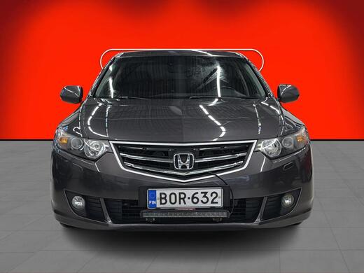 Honda Accord vaihtoauto