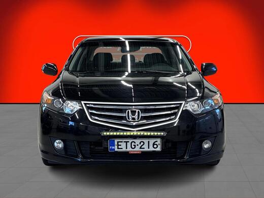 Honda Accord vaihtoauto
