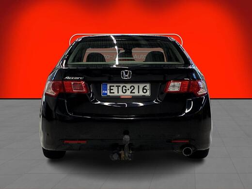 Honda Accord vaihtoauto