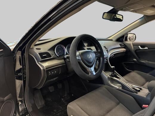 Honda Accord vaihtoauto