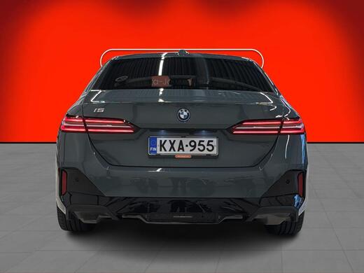 BMW i5 vaihtoauto