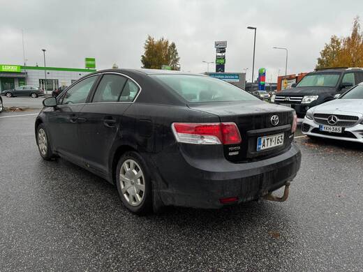 Toyota Avensis vaihtoauto