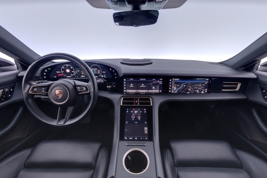 Porsche Taycan vaihtoauto