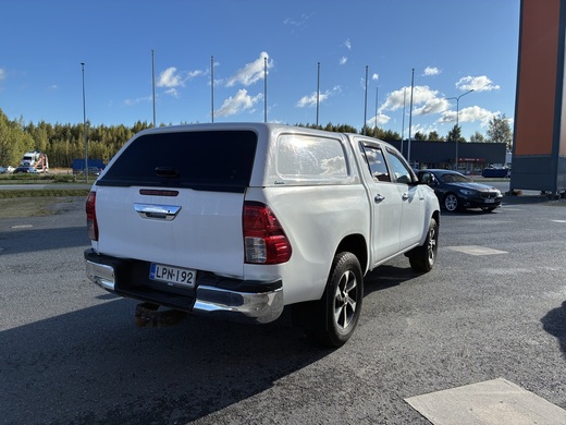 Toyota Hilux vaihtoauto