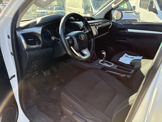 Toyota Hilux vaihtoauto