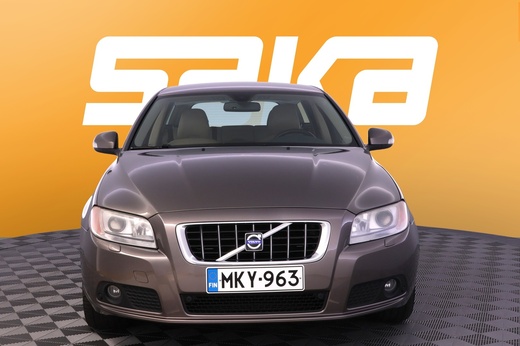 Volvo V70 vaihtoauto