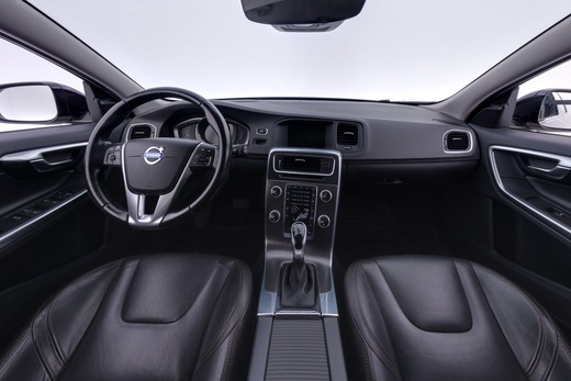 Volvo V60 Cross Country vaihtoauto
