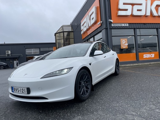 Tesla Model 3 vaihtoauto