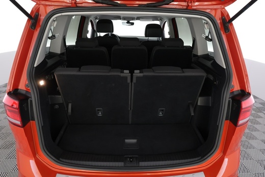 Volkswagen Touran vaihtoauto