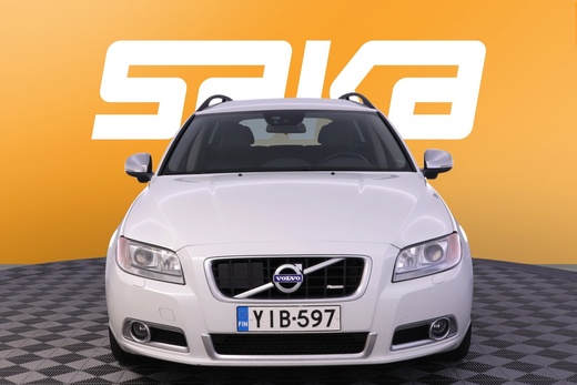 Volvo V70 vaihtoauto