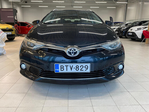 Toyota Auris vaihtoauto