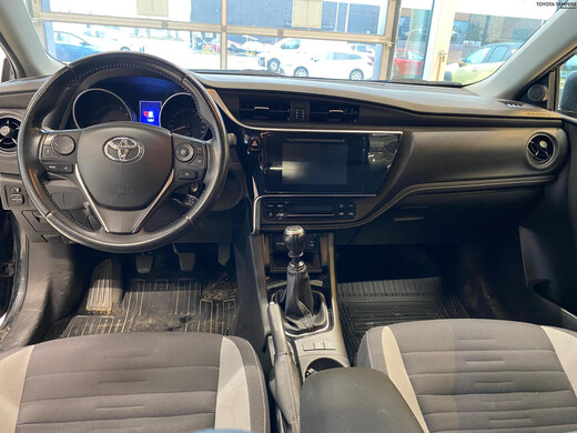 Toyota Auris vaihtoauto