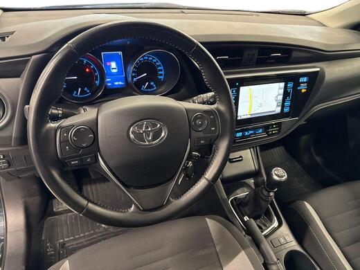 Toyota Auris vaihtoauto