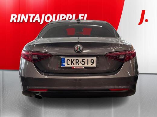 Alfa Romeo Giulia vaihtoauto