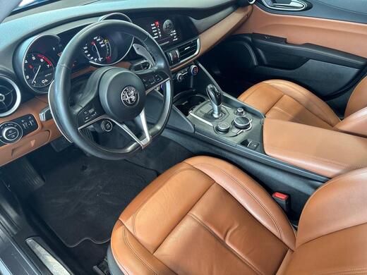 Alfa Romeo Giulia vaihtoauto