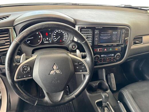 Mitsubishi Outlander vaihtoauto