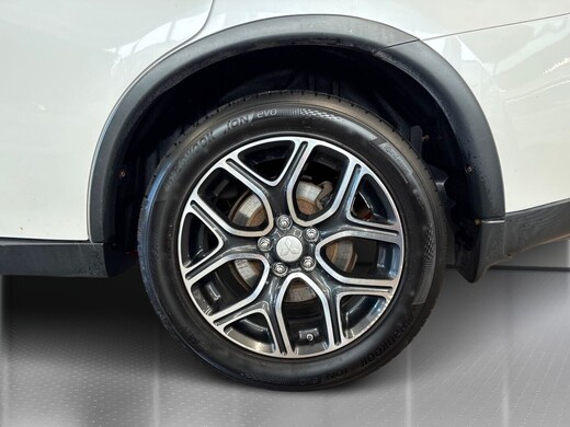 Mitsubishi Outlander vaihtoauto