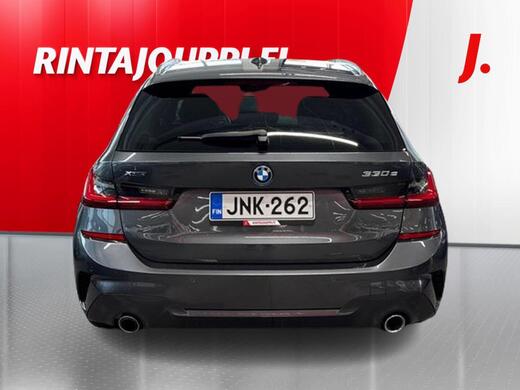BMW 330 vaihtoauto