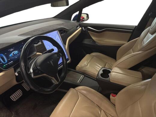 Tesla Model X vaihtoauto