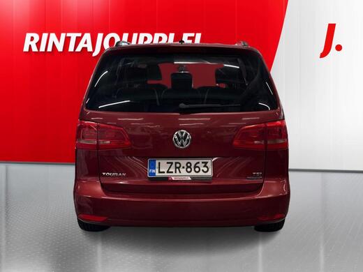 Volkswagen Touran vaihtoauto