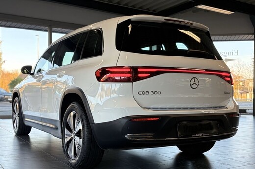 Mercedes-Benz EQB vaihtoauto