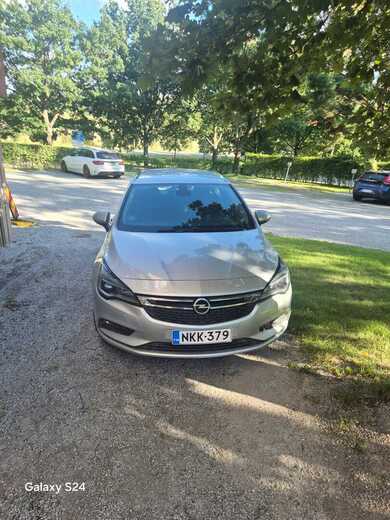 Opel Astra vaihtoauto