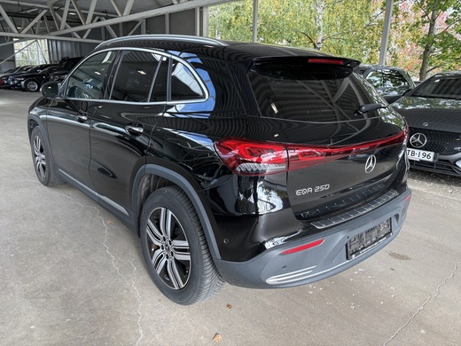 Mercedes-Benz EQA vaihtoauto
