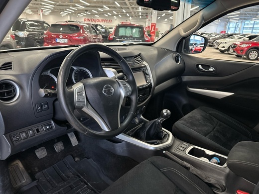 Nissan Navara vaihtoauto