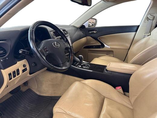 Lexus IS vaihtoauto