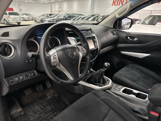 Nissan Navara vaihtoauto