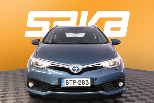 Toyota Auris vaihtoauto