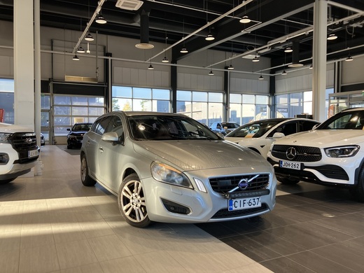 Volvo V60 vaihtoauto