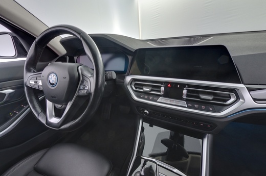 BMW 330 vaihtoauto