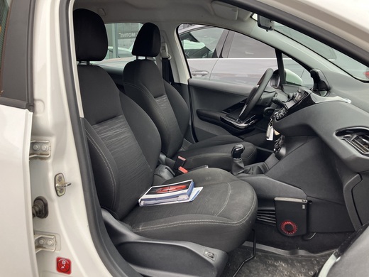 Peugeot 208 vaihtoauto