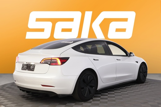 Tesla Model 3 vaihtoauto