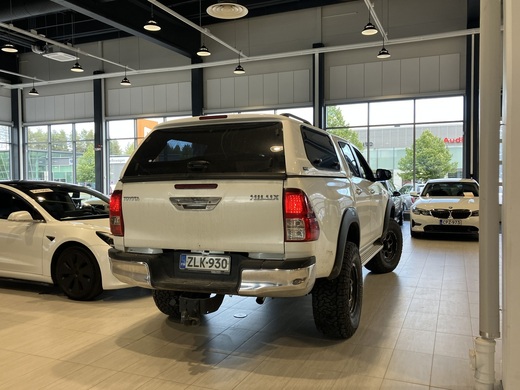 Toyota Hilux vaihtoauto