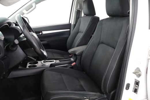 Toyota Hilux vaihtoauto