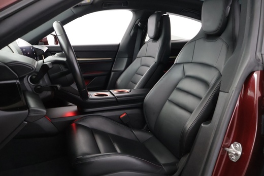 Porsche Taycan vaihtoauto