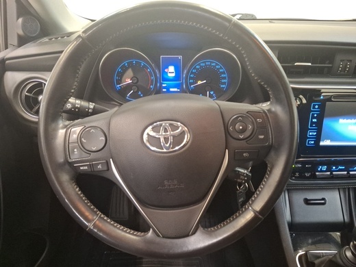 Toyota Auris vaihtoauto