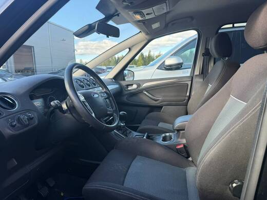 Ford S-MAX vaihtoauto