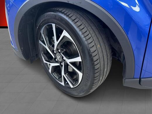 Toyota C-HR vaihtoauto