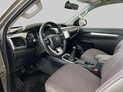 Toyota Hilux vaihtoauto