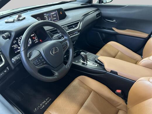 Lexus UX vaihtoauto