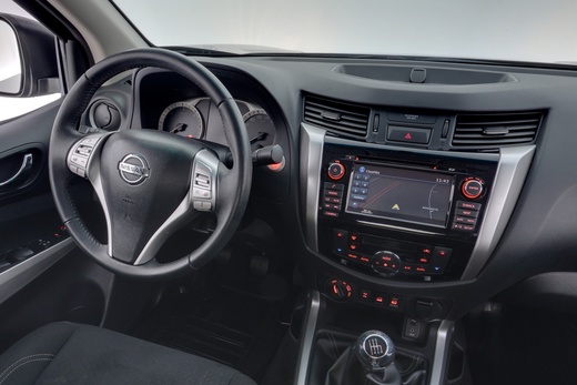Nissan Navara vaihtoauto